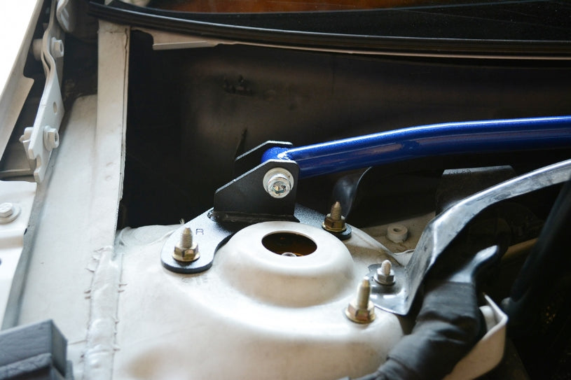 Mk7 GTI / R Hardrace FRONT STRUT BRACE 1 PCS/SET