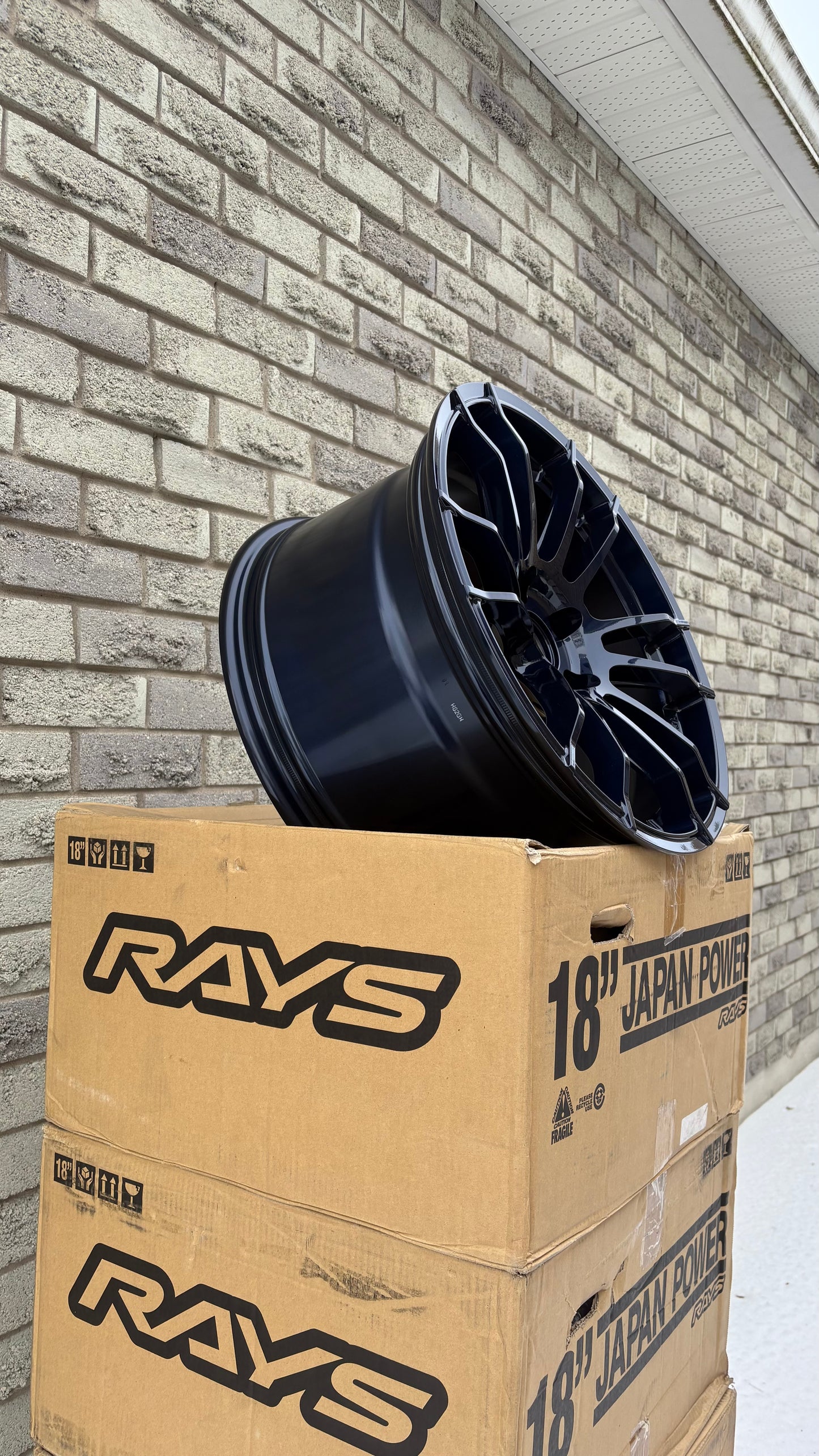 TrackStuff Special - Rays Gram Lights 57XR Eternal Blue Pearl | 18x9.5 +38 5x114.3