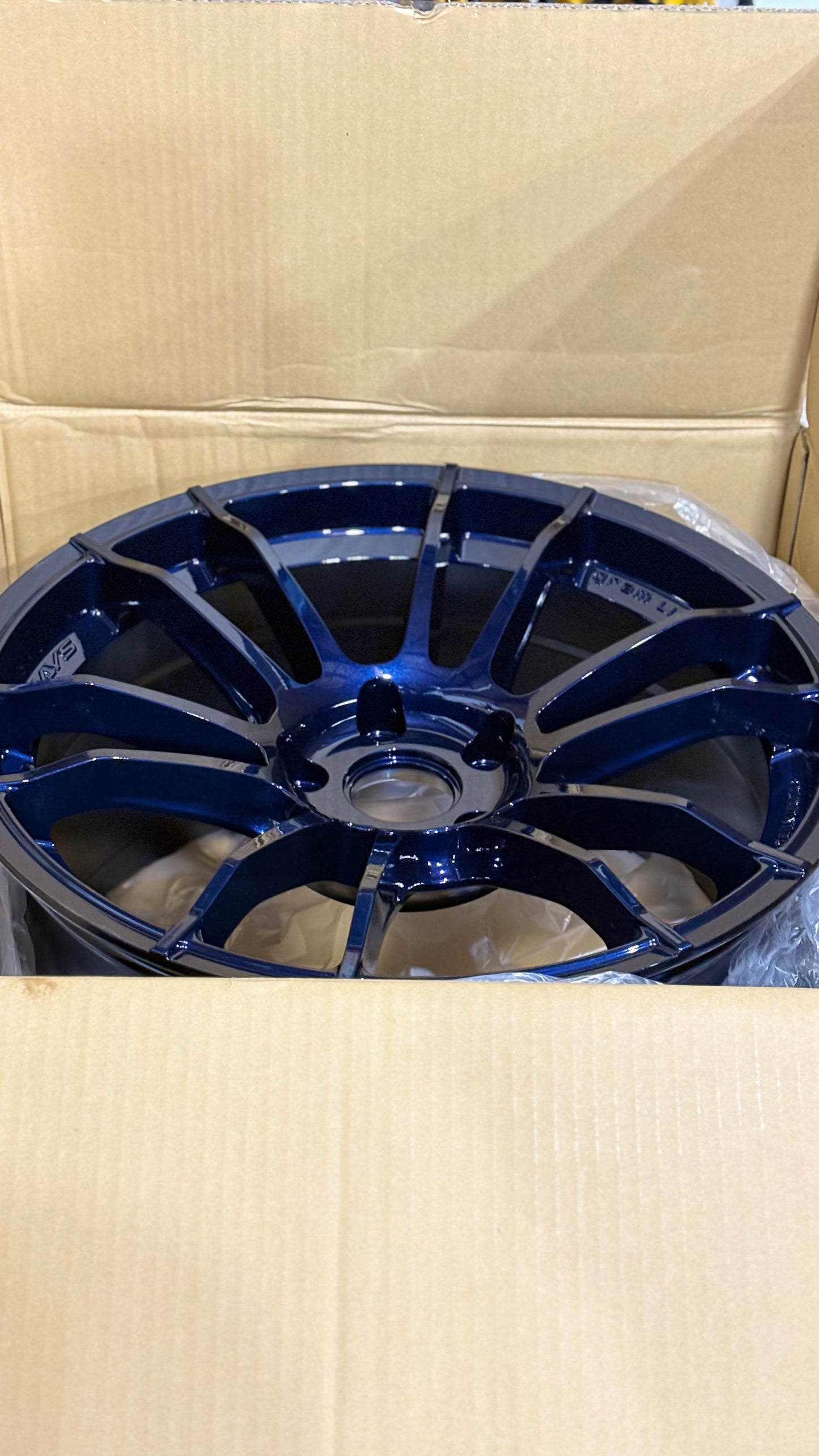 TrackStuff Special - Rays Gram Lights 57XR Eternal Blue Pearl | 18x9.5 +38 5x114.3